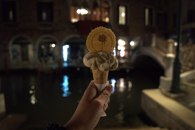 Gelato di Natura, Campo Santi Apostoli in Venice, Italy